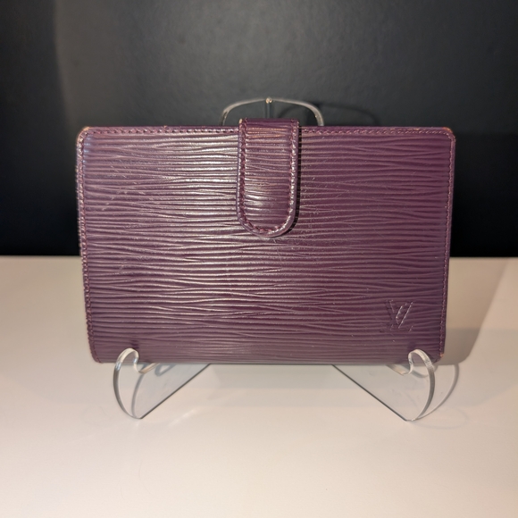 Authentic Louis Vuitton Cassis Epi Leather Kiss Lock Wallet - Picture 1 of 9